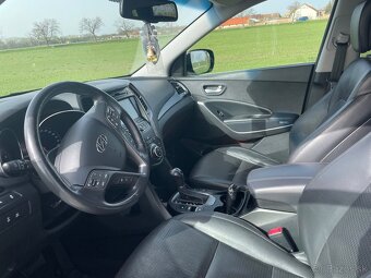 Hyundai Santa Fe 4X4 2,2 CRDI 145KW A/T 7 miestne - 7