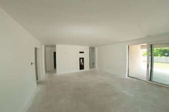 ponúkame na predaj 3 moderné novostavby - 7