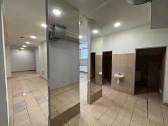 Prenájom obchodného priestoru v OD Prior v širšom centre PP - 7