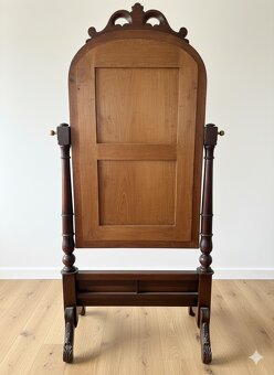 Predám krásne starožitné stojanové zrkadlo – masívne drevo - 7