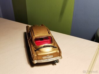 Corgi toys Aston Martin DB4 James Bond 2 - 7