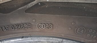 Predám 4ks pekné letné 235/55r18-104V Continental - 7