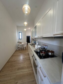 Na prenájom3 izbový tehlový byt v centre - Voľný ihned - 7
