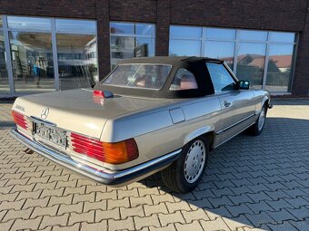 SL560. R107 Europa / D techniacak top Stav - 7