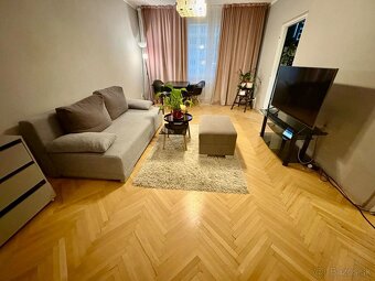 SEVER - BOŽENY NEMCOVEJ 1 IZBOVÝ BYT 40 M2 PO REKONŠTRUKCII, - 7