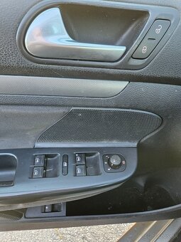 Predám VW Jetta,1.6 benzín, 75 kw - 7