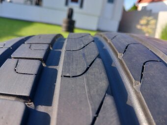 235/40 r19 letne pneumatiky - 7