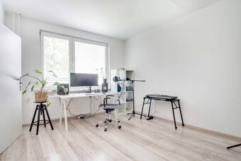 Na prenájom kompletne prerobený a zariadený 3-izbový byt s b - 7