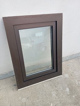 Malé plastové okno 60x80 - 7