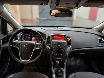 Predám Opel Astra Sports Tourer - 7
