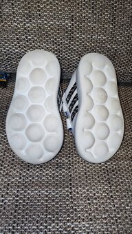 Adidas č.26 - 7