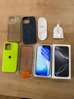 📱 iPhone 16 Pro Max Silver Titanium 256GB - 7