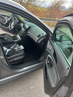 Opel Insignia Sports Tourer SW - 7