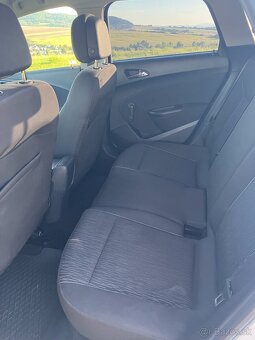Opel Astra ST 1,7CDTi - 7