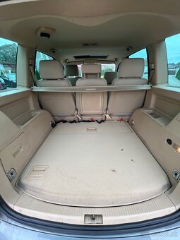 VW Touran 2.0 TDi - 7