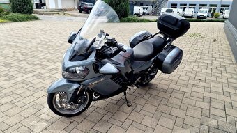 Kawasaki GTR 1400 - 7