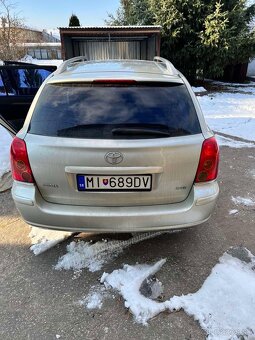 Toyota Avensis Combi - 7