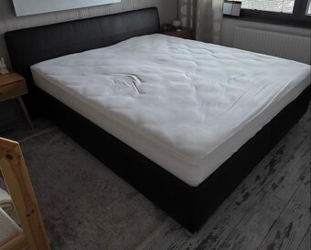 Manželská posteľ - 7