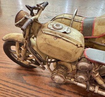 Predám starý model motocykla BMW R75 - 7