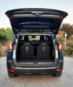 Predám Peugeot 5008 1.5 BlueHDi 130k Allure A/T (7 miestne) - 7