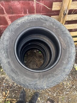 Predám celoročne pneumatiky 265/65 r17 - 7