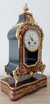 Hodiny Boulle s originálnou podstavou. - 7