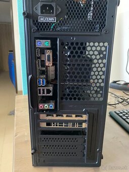I7-10700 / GTX 1660 Super / 32GB - 7
