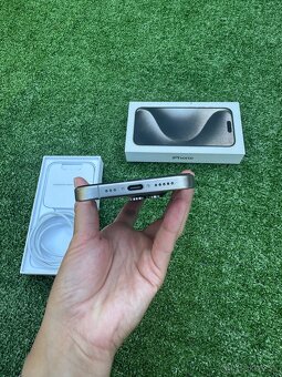 Apple iPhone 15 Pro 128 GB Titanium - 7