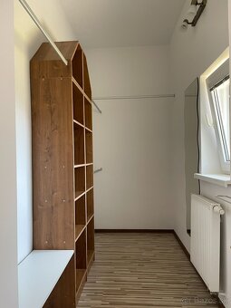 Dvojizbový rodinný dom so záhradou a parkovaním - 7