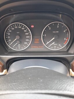 Predám v top stave BMW, 2.0 diesel, E90,318d, 90Kw - 7