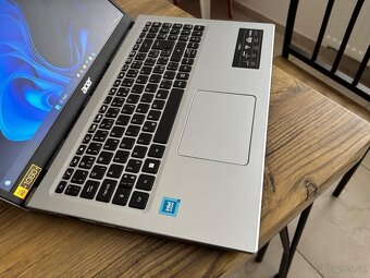 15.6"/Acer/Notebook/4GB RAM DDR5/128GB NVMe SSD/Intel HD 2G - 7