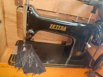 Starší šijací stroj ZETINA - 7
