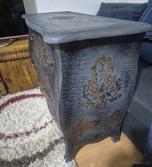 NEVŠEDNÁ KOMODA - 7