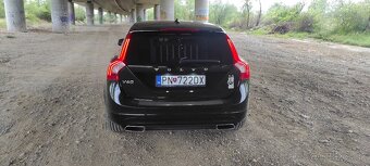 Volvo V60 D4 2.0L Drive-E Base Geartronic 133kW181HP A8 - 7