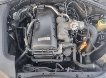 VOLKSWQGEN TOUAREG 2.5 TDI R5 - 7