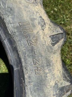 Pneu 16,9x30 11,2x24 - 7