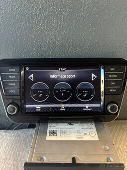 Skoda superb3 radio smartlink navigacia applecarplay - 7