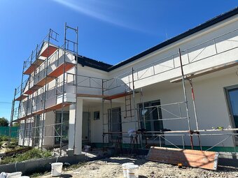 Interiéry & exteriéry fasády, sadrokartón, omietky, rekonš - 7