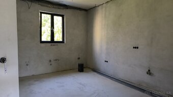 Prevádzková budova,obchodné priestory - 7