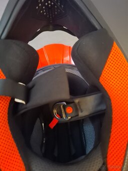 Predám motocrossovú prilbu - 7
