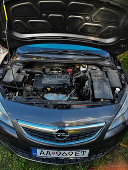 Predám Opel Astra 1,4 r.v.2010 - 7