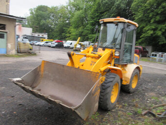 Kolový nakladač JCB 407 - 7
