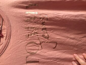 TOMMY HILFIGER originál pudrove damske tricko S/M - 7