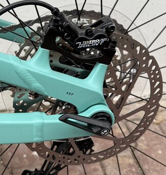 Celoodpruženy elektrobicykel Trek Fuel EXe Alloy 5 - 7