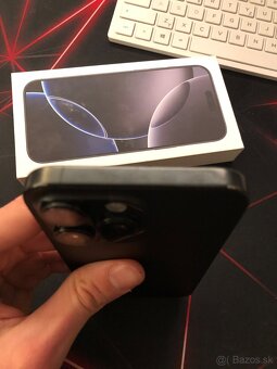 Predám iPhone 16 Pro Max 256GB stále v záruke do 2027 - 7