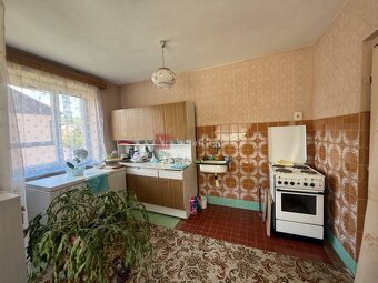 Rodinný dom s obrovským potenciálom na skok od mesta Púchov - 7