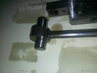 SV18RA, dorazy+excetr.klzatko a držiak - 7