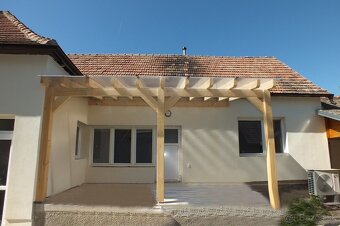 Zrekonštruovaný 4-izbový rodinný dom vo Veľkých Úľanoch - 7