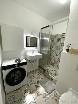 Moderná garsónka len 2 zastávky od centra BA - 7