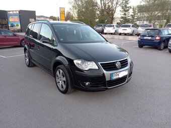 Volkswagen Touran Cross 2.0 TDI 125kw 7miestne - 7